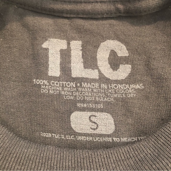 TLC/ NWT/ DIGGIN ON YOU / Gray Tee shirt/ size S - Picture 4 of 5